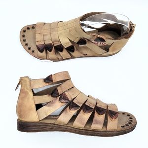 2 Lips Too Too Fox Fire Distressed Tan Gladiator Style Sandals Size 7